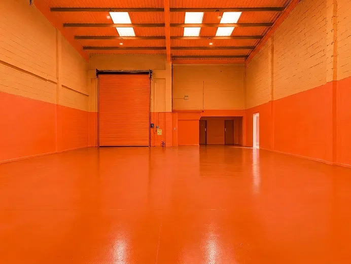 5000 sq ft warehouse