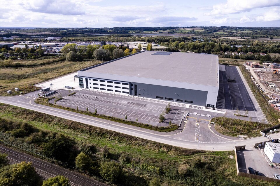 Waterstones secures new c.300,000 sq ft distribution centre at Indurent Park Burton